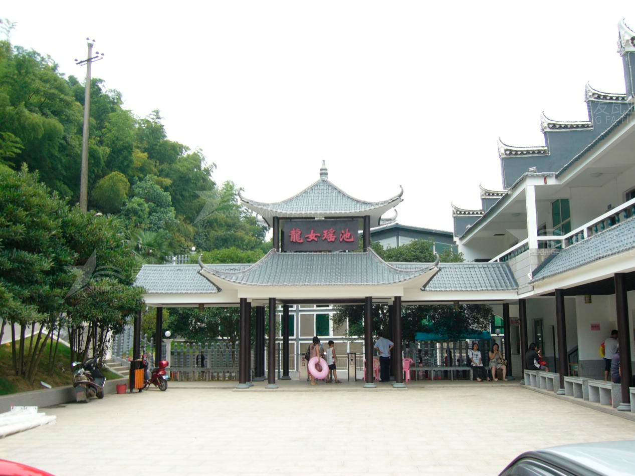 石家莊屋頂材料合成樹脂瓦和不銹鋼瓦哪個(gè)好？選擇很重要！