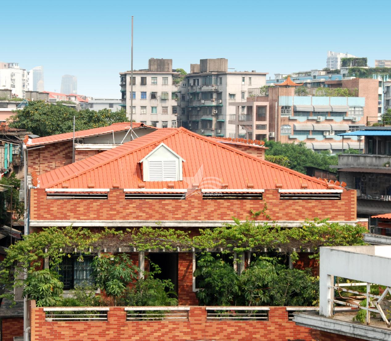 石家莊新農(nóng)村建房：琉璃瓦與合成樹脂瓦對(duì)比，何者更適合？