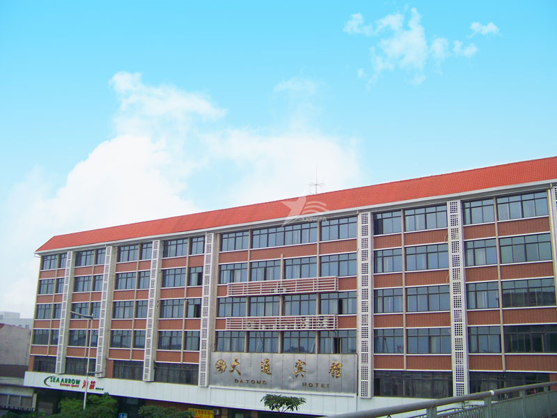 石家莊合成樹脂瓦：輕材質(zhì)高性能，助力屋面建材市場(chǎng)持續(xù)發(fā)展