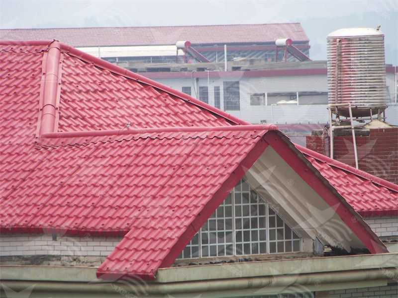 樹脂瓦 VS 琉璃瓦：哪個更適合您的屋頂？