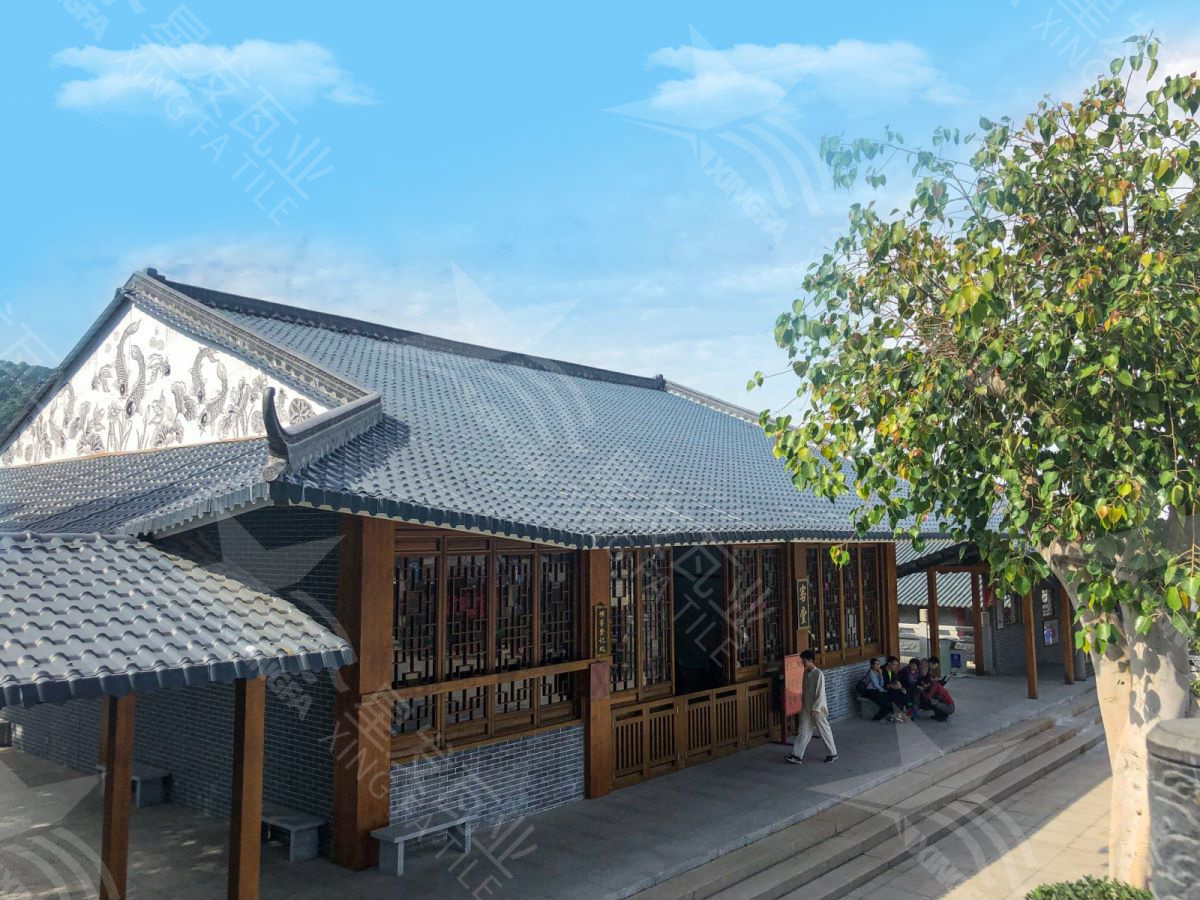 四合院別墅裝飾采光琉璃瓦 隔熱防水堅(jiān)韌紅色樹(shù)脂防腐瓦 石家莊仿古建筑樹(shù)脂瓦廠(chǎng)家生產(chǎn)制造